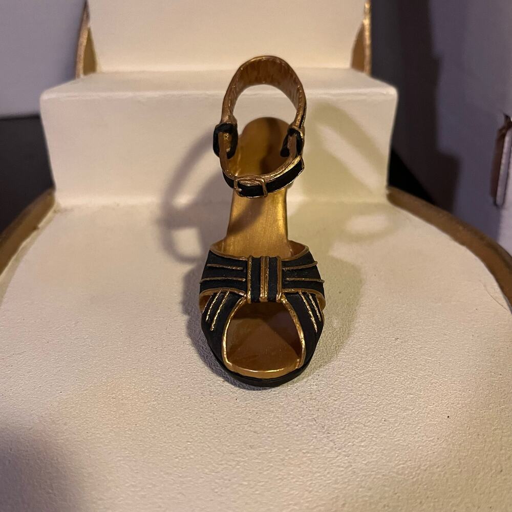 Just the Right Shoe Rising Star